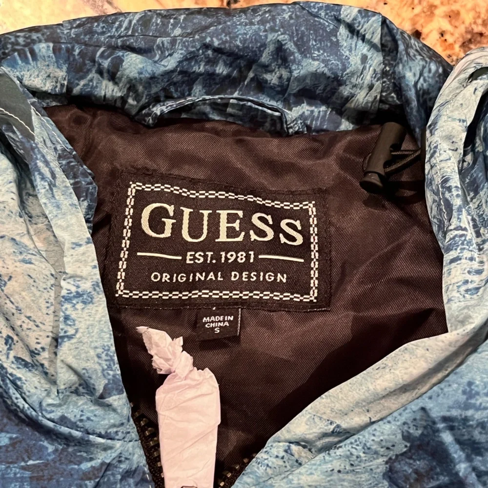 NWT Guess Men’s Mountain Printed Nylon Jacket